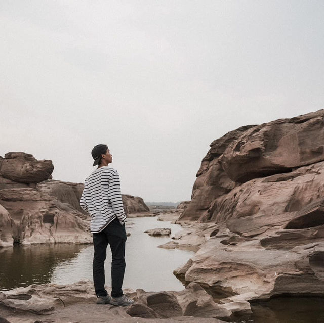 สามพันโบก