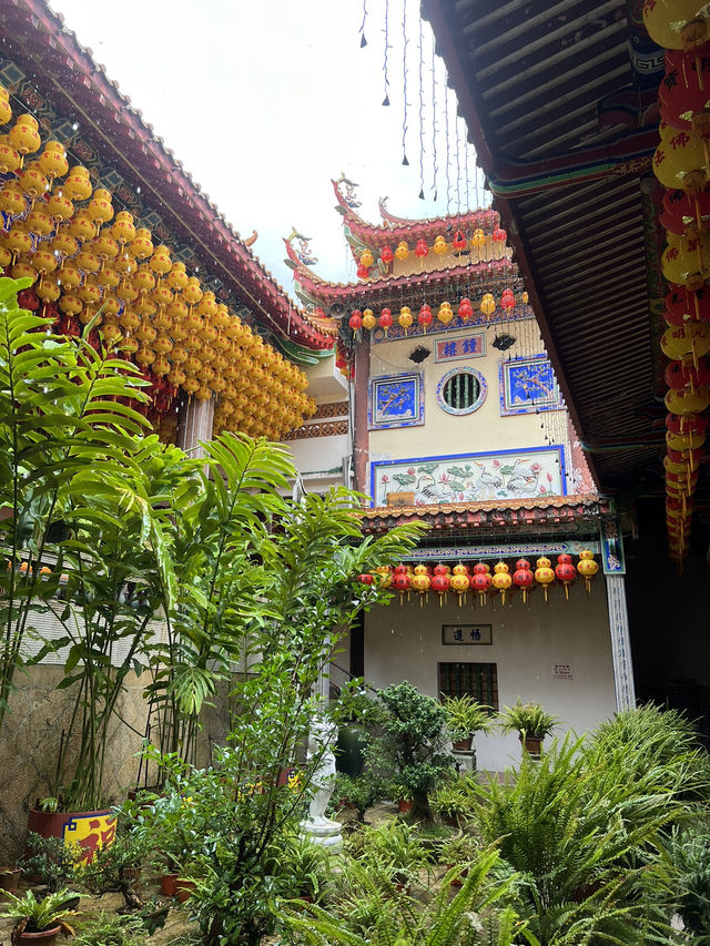Exploring Kek Lok Si Temple in George Town 🇲🇾