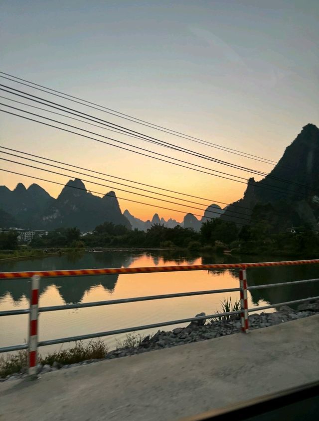 GOLDEN HOUR IN YANGSHUO : MOMENTS TO REMEMBER
