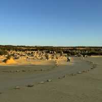  Pinnacles Desert：西澳大利亞的自然奇觀 🌵✨ 