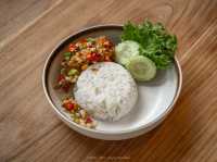 Dee Café & Eatery ร้านเปิดใหม่ในเมืองเก่าตะกั่วป่า