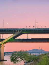 夕陽餘暉：汝矣島漢江公園的靜美時光