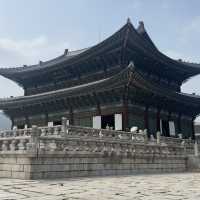 A Day Exploring Seoul Gyeongbokgung Palace, Bukchon Hanok Village and Cheonggyecheon Stream
