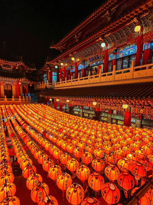 【台湾】無数の提灯が幻想的で美しすぎる台湾南部のお寺