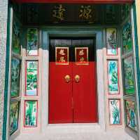 泰國曼谷空訕區著名華人文化景點:泰国林氏宗亲总会祠堂。建築充滿中華文化風格，了解當地華人文化歷史，適合打卡拍照📸。
