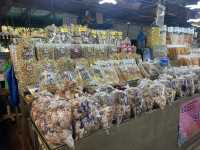 ตลาดประมงพื้นบ้าน อ่างศิลา