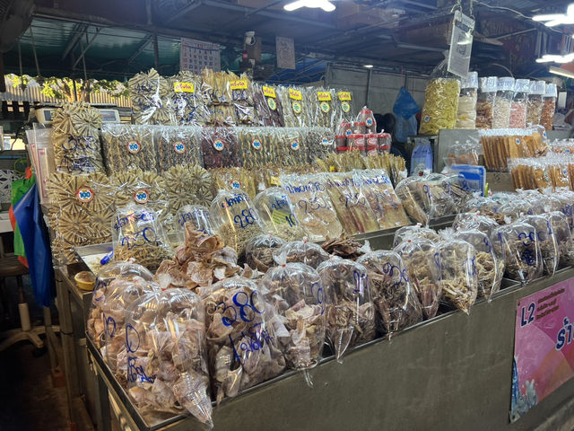 ตลาดประมงพื้นบ้าน อ่างศิลา