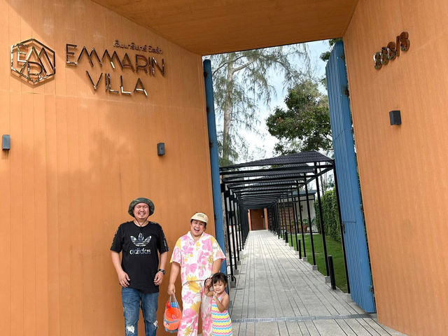 Emmarin Villa เป็นLuxury Pool Villa อยู่หาดแสงอรุณ