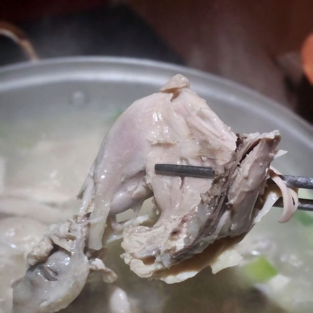 "동해의 매력, 자연과 맛으로 가득 찬 힐링 여행"