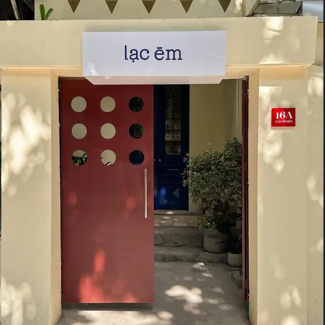 LAC Em Coffee