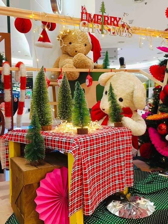 Step Into a Festive Wonderland at Paradigm Mall