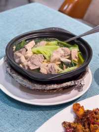 天氣涼涼梗係要食煲仔飯😋