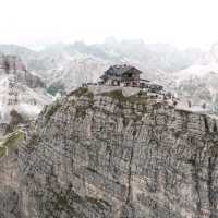 Hiking Dolomites: The best alpine's hiking adventure!