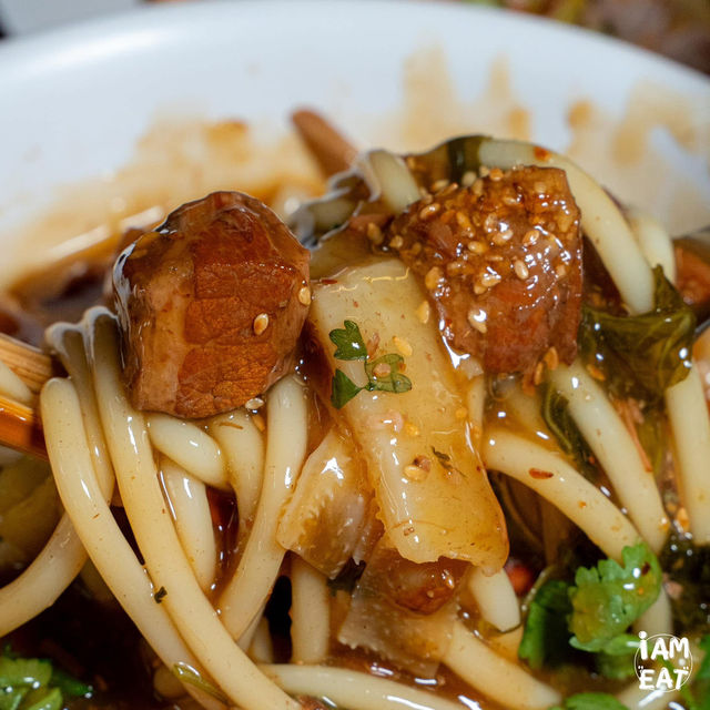 อร่อยระดับตำนาน! ร้านขนมจีนไหหลำเจ๊วาเจ๊หย่ง 