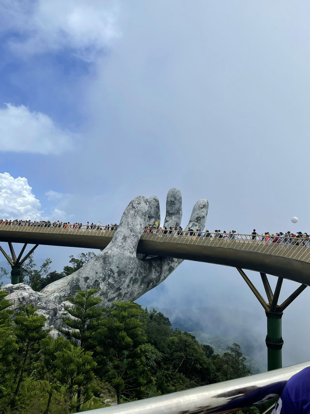 해발 1,487m의 산 위에 세워진 테마파크, 바나힐 🎡🎟️