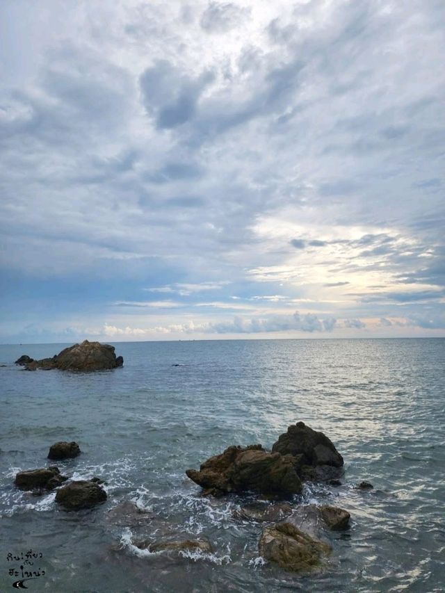 เจดีย์กลางน้ำ 🛕🌊 จันทบุรี