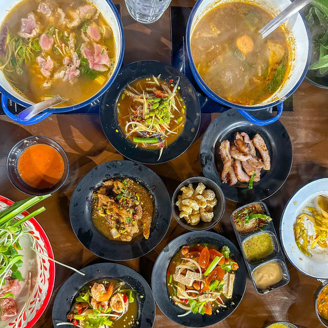แซ่บอีหลี🔥บุฟเฟต์ อีสาน ฮ้อน ปิ่นเกล้า