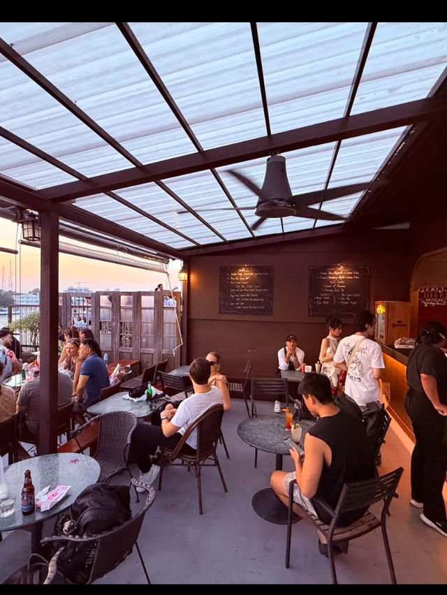 Amorosa restaurant with stunning views 