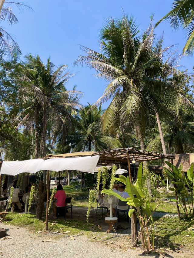คาเฟ่ริมเขา บางพระ ศรีราชา 🍃🌳