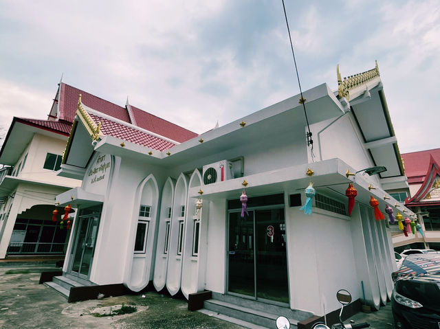 泰國曼谷寺廟景點：Wat Yai Si Suphan，適合祈福打卡觀光！