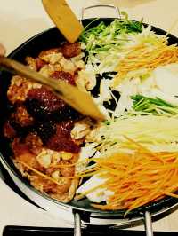 Sibu’s Tasty Stopover – A Fusion Feast! 🍜
