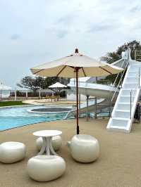 Mira Beachfront Pool Villa Cha-am
