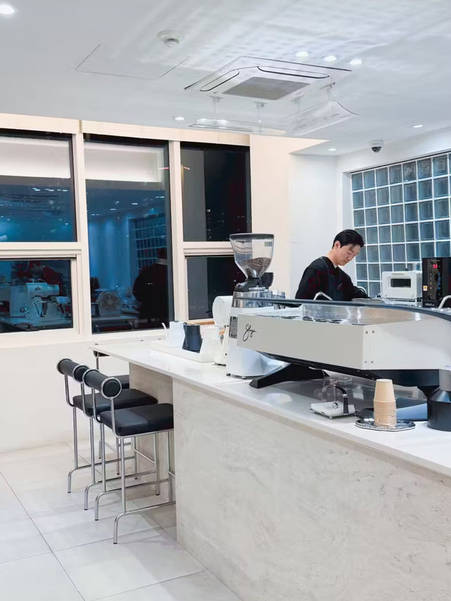 드립커피가 맛있는 감성 카페☕️