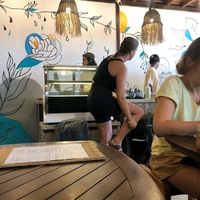 nice laidback looking cafe
