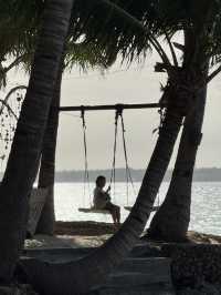 SOLO BEACH CAMP: NOISE OF THE WAVES