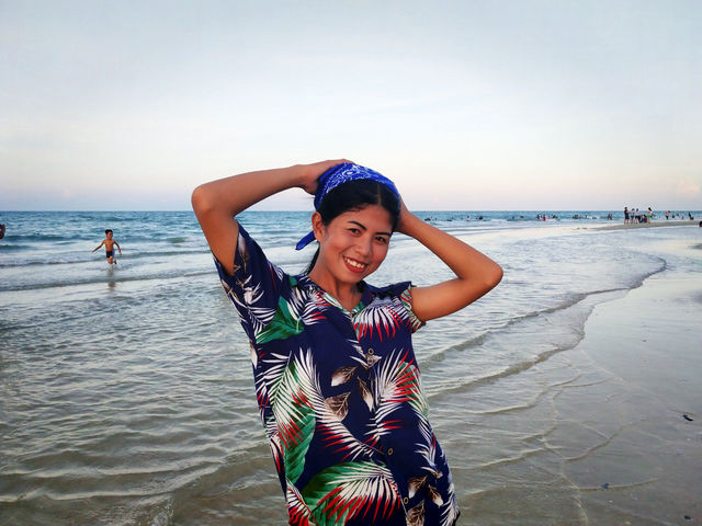 เล่นน้ำชายหาดปากพนัง