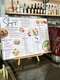 Stay Up Koh Samed – ร้านคาเฟ่บาร์สุดชิลง