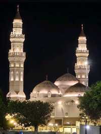Quba Mosque: A Peaceful Gem in Medina 🕌🌤️🌙💫🕊️