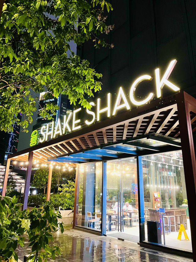 “Savor Sustainably: Shake Shack TRX’s Burger with a Conscience”
