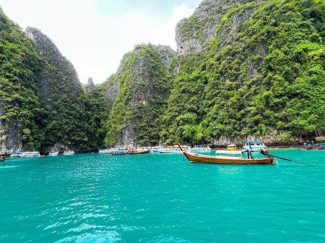 หยุดวันเดียว เที่ยวเกาะ Phi Phi