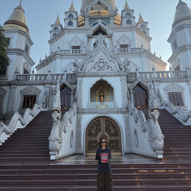 Bu Long Pagoda “วัดไทย” เจดีย์สวยที่สุดในเวียดนาม 