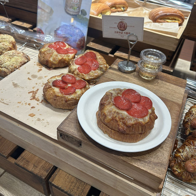 【🇰🇷：東大門】朝から営業！クロワッサンベーグル🥯
