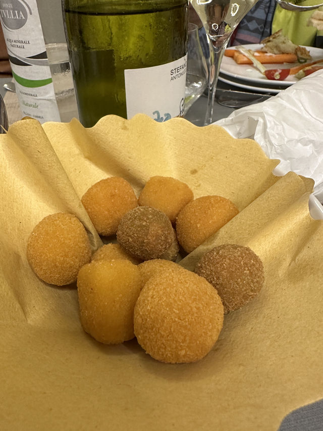 法布里亞諾嘆傳統意大利美食😋😋