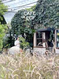 คาเฟ่ที่ปกคลุมไปด้วยต้นไม้ ที่บ้านบึง ชลบุรี