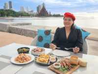 Garden Seaview Hotel – นอนริมทะเล ชมปราสาทสัจธรรม
