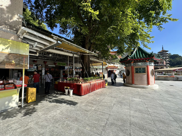 Yuen Yuen Institute – วัดสามศาสนาแห่งฮ่องกง