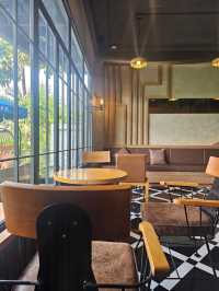 La Canal Cafe Bar & Restaurant