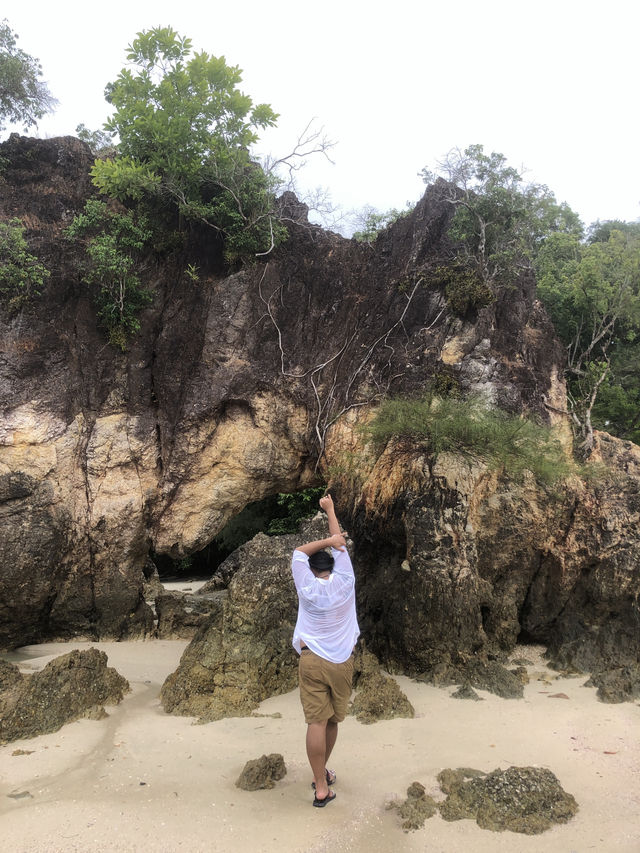 ฟังเสียงฝนบนเกาะเงียบ ๆ กลางทะเลใต้