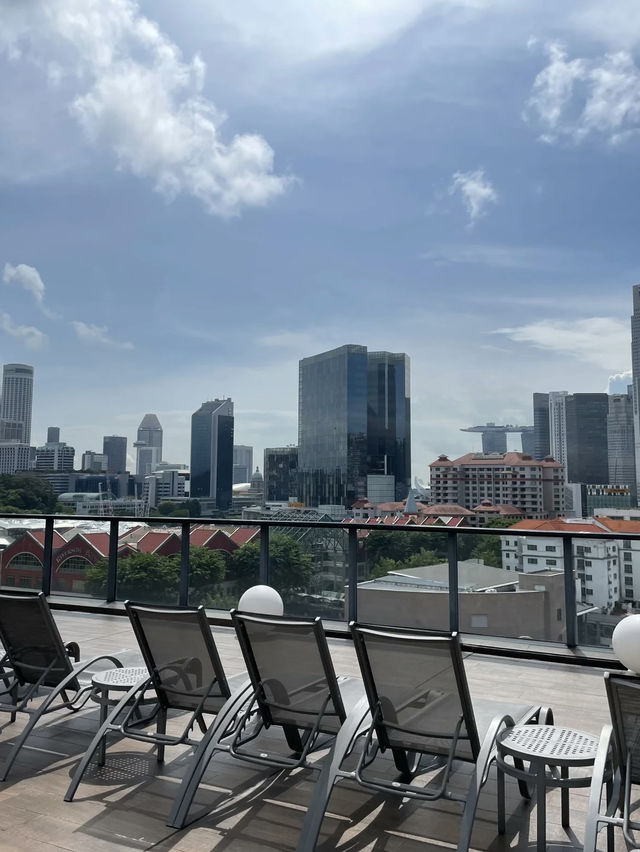 Smart Comfort and City Access at Holiday Inn Express Clarke Quay