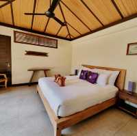 A Secluded Sanctuary of Tropical Elegance