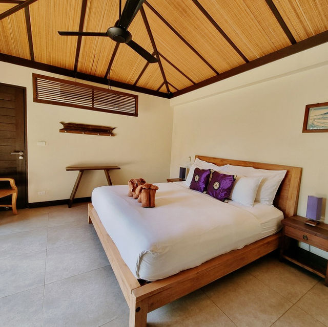 A Secluded Sanctuary of Tropical Elegance