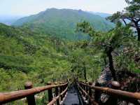 Quiet Trails & Craggy Peaks