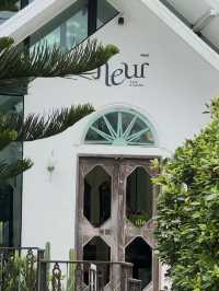 Fleur Cafe & Eatery คาเฟ่สไตล์สวนอังกฤษในแม่ริม