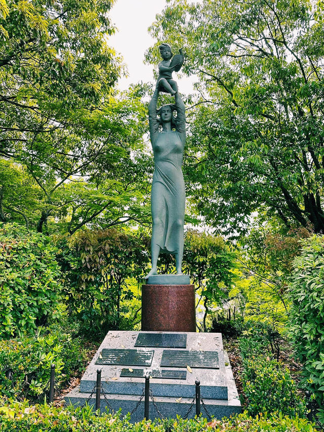 長崎平和公園 - 在廢墟之上祈求和平 🕊️