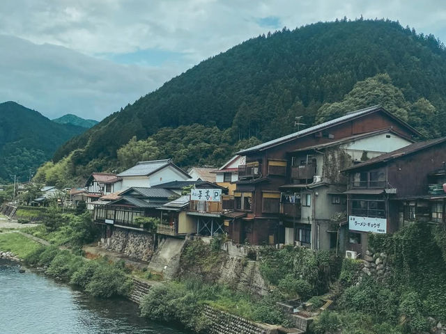 【水と踊りの城下町】郡上八幡で心洗われる旅