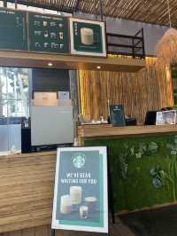  Starbucks บนเนิน วิวทะเล 200° สวยมาก! 🌊